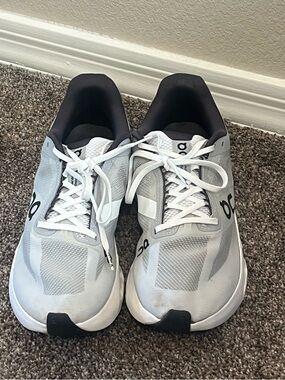 GREAT CONDITION - On Running Men's Lightweight Gray Athletic Sneakers